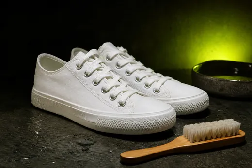 TOP 5 des astuces pour blanchir des baskets en toile jaunies sans les abîmer
