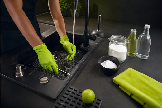 TOP 5 des astuces pour déboucher un évier de cuisine bouché sans produit chimique agressif