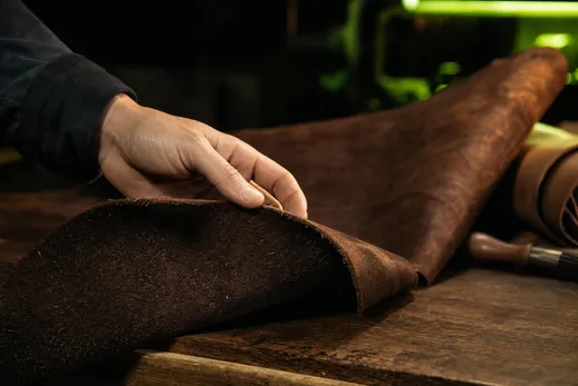 TOP 5 des astuces pour reconnaître un vrai cuir avant de l'acheter