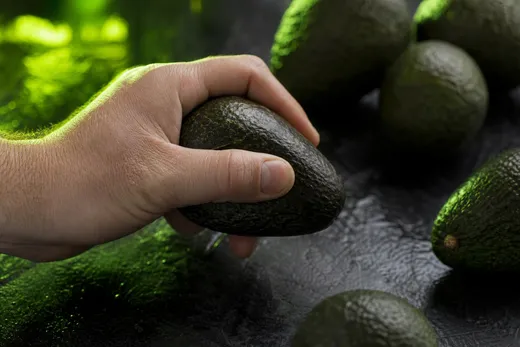 TOP 5 des astuces pour savoir si un avocat est mûr sans le couper